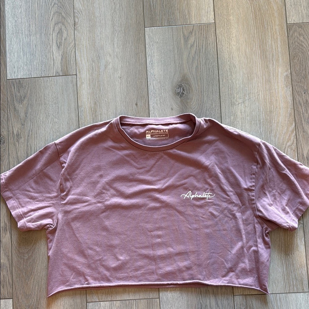 Alphalete cropped t shirt